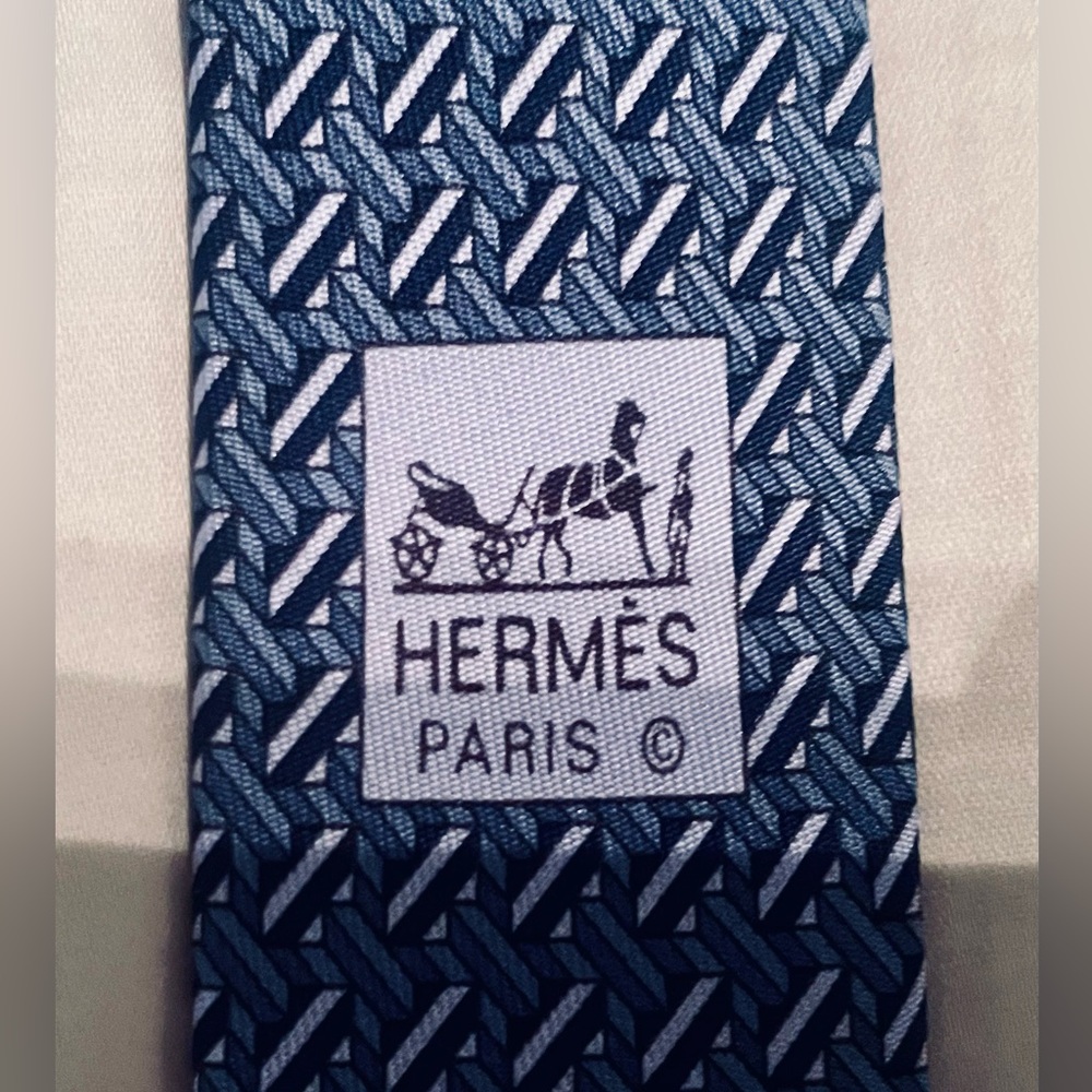 Hermes tie - incredible conditionTreat yourself to something timelessly classic.